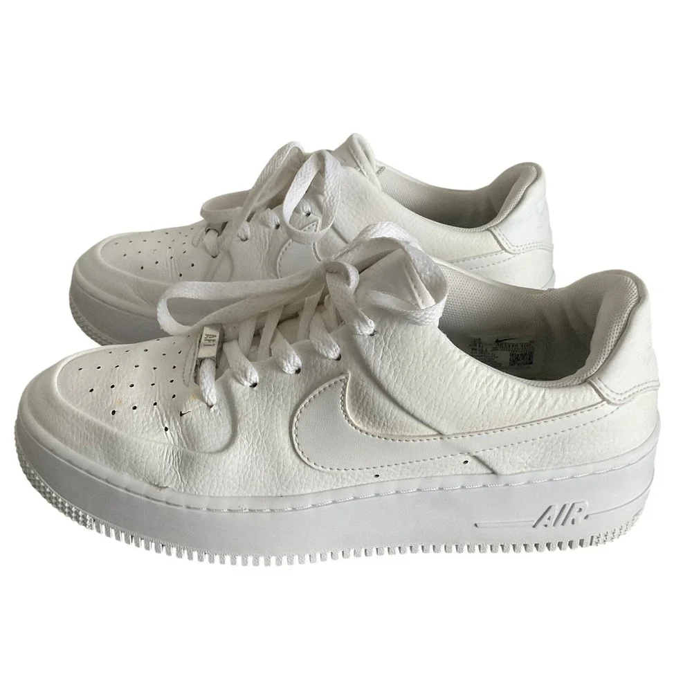 Nike Air Force 1 Sage Low Triple White Women 9.5 Platform Sneakers AR5339-100